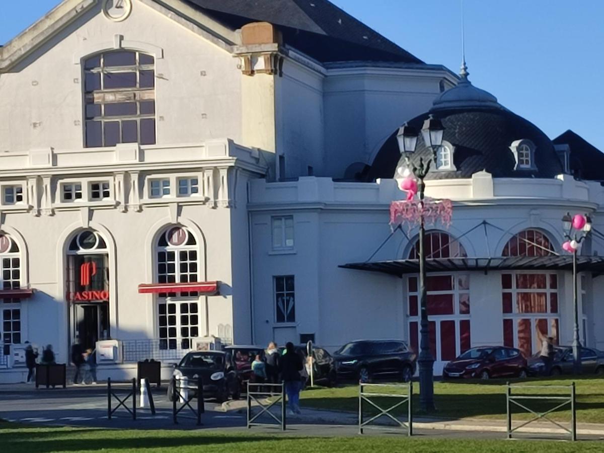 Un Nid D ' Amour Cabourg Luaran gambar